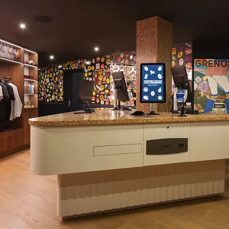 Ξενοδοχείο με διαμερίσματα Rockypop 4*